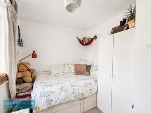 Bedroom- click for photo gallery